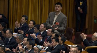 Obr Ming se vrhnul na politiku! V Číně probudil spící komunisty