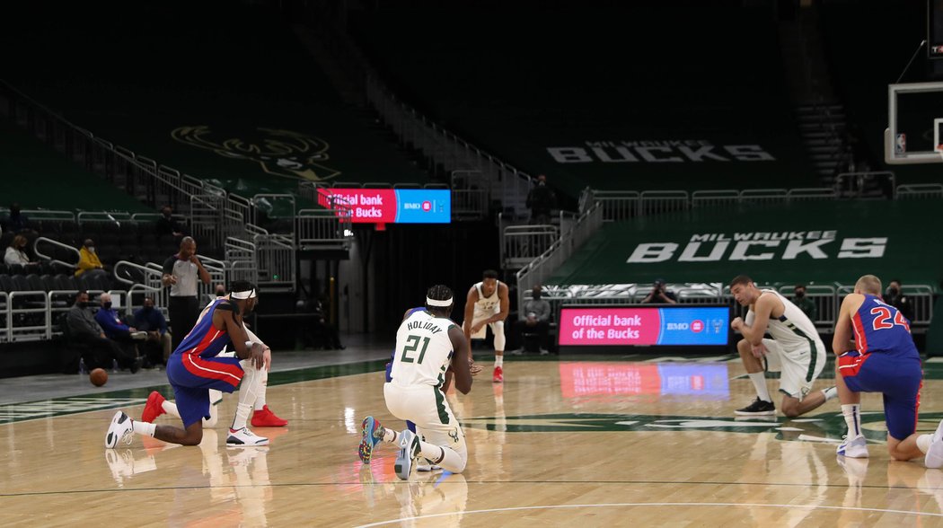 Basketbalisté Milwaukee a Detroitu poklekli i po úvodním rozskoku