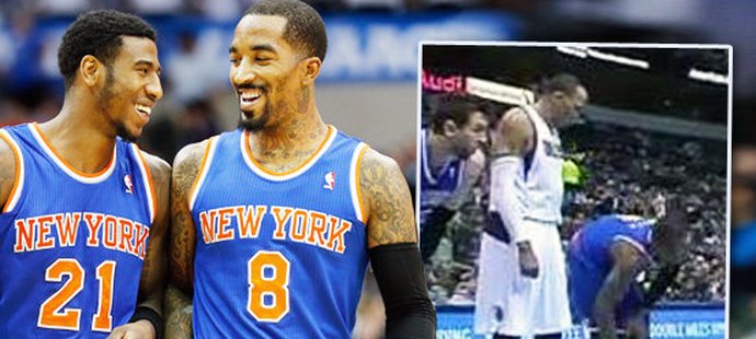 Basketbalista J. R. Smith (vpravo) z New York Knicks dostal pokutu 50.000 dolarů za opakované rozvazování tkaniček soupeřům