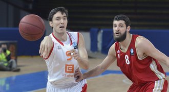 Basketbalisté Nymburka první výhrou udrželi v Eurocupu naději