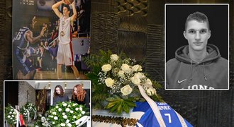 Poslední rozloučení s basketbalistou Romanem Vachem (†19): Do nebe odešel i s dresem