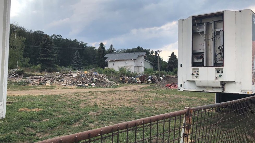 V Berouskově zooparku u Prahy proběhla tehdy razie.