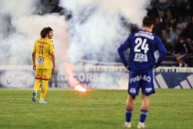 Ve Francii jako v Edenu: světlice a konec chvíli před hvizdem. Jaký se očekává postup? Ve Francii jako v Edenu: světlice a konec chvíli před hvizdem. Jaký se očekává postup?