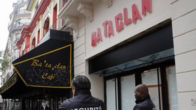 Bataclan se poprvé otevře v listopadu. Fasádu opravovali několik měsíců.