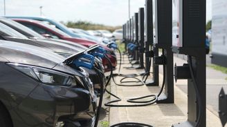Evropa může produkovat třetinu baterií do elektromobilů a vytvořit miliony pracovních míst