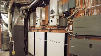 Tesla má opět problém s výrobní kapacitou, nestíhá dodávat „domácí baterie“ Tesla má opět problém s výrobní kapacitou, nestíhá dodávat „domácí baterie“