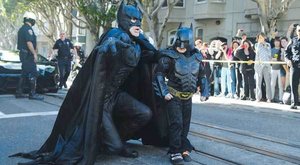 Batkid začíná:  V San Francisku mají skutečného malého Batmana 