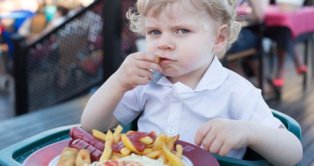 Nejhorší jídla pro děti: Víte, co vadí víc než fast food? 