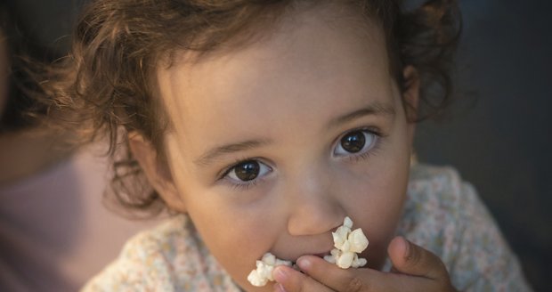 Batole málem zemřelo kvůli popcornu, matka si to stále vyčítá