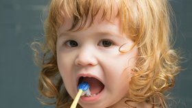 První zub! Jak se starat o chrup kojenců a co na tišení bolesti?