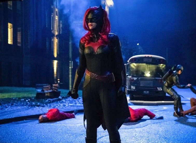 Batwoman v crossoveru Elseworlds.