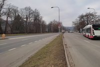 Další špunt v Brně: Bauerovou ulicí u výstaviště jen jedním pruhem