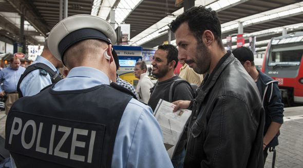 Bavorská policie pořádá hon na imigranty: Chce je jako kolegy ve svých řadách.