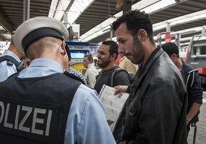 Bavorská policie pořádá hon na imigranty: Chce je jako kolegy ve svých řadách.