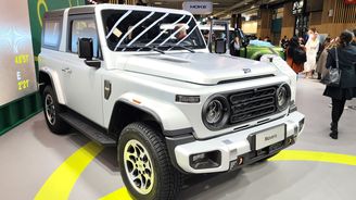 Terénní pick-up s dieselem a kopie wrangleru. Značka 212 rozšiřuje evropskou nabídku Terénní pick-up s dieselem a kopie wrangleru. Značka 212 rozšiřuje evropskou nabídku