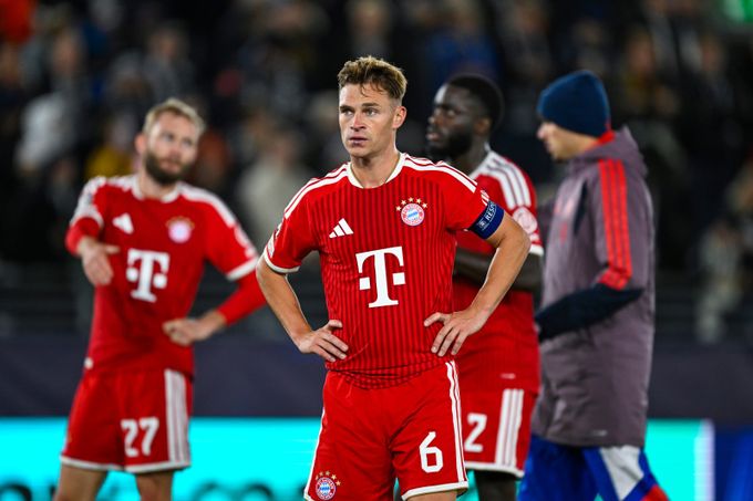 Smutek v Bayernu. Kimmichovi zemřel otec, hvězda vynechala šlágr s Arsenalem Smutek v Bayernu. Kimmichovi zemřel otec, hvězda vynechala šlágr s Arsenalem