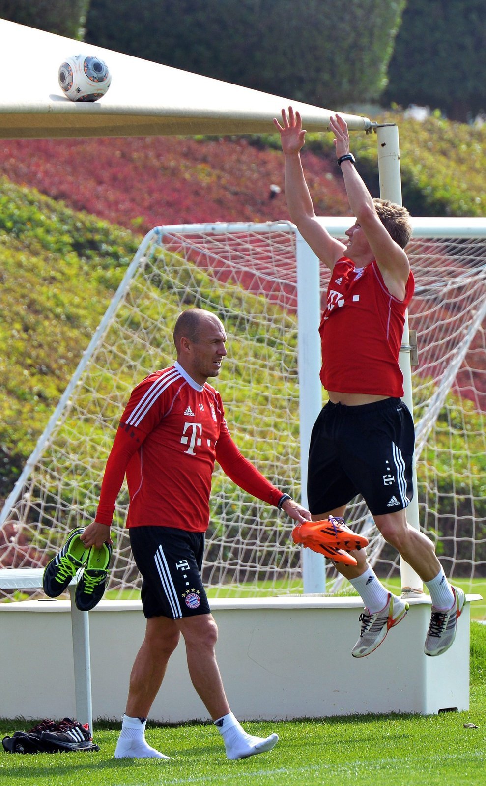 Dva rekonvalescenti, kteří ještě netrénují s týmem: Arjen Robben a Bastian Schweinsteiger.