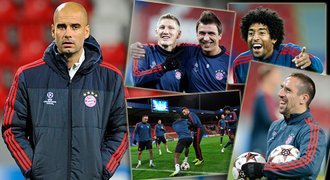 Vysmátý trénink Bayernu: Guardiola ze srandy nakopl Ribéryho