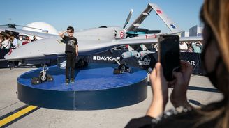 Drony Bayraktar se budou vyrábět na Ukrajině, Turci už si zajistili pozemek pro továrnu