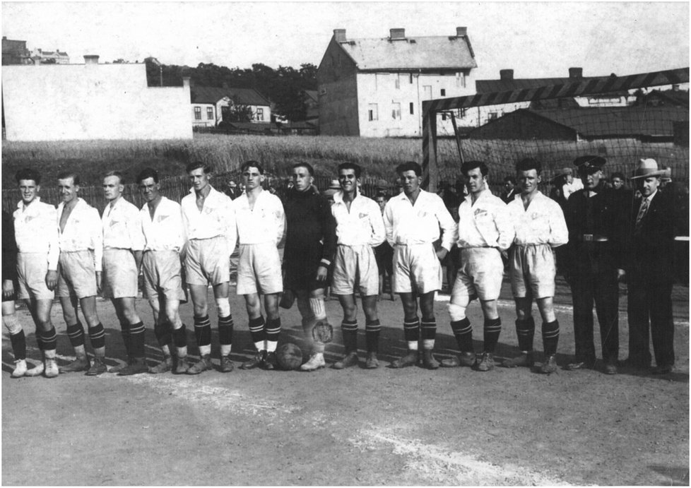 První hřiště SK Slezská Ostrava bylo na Kamenci (snímek z roku 1925).