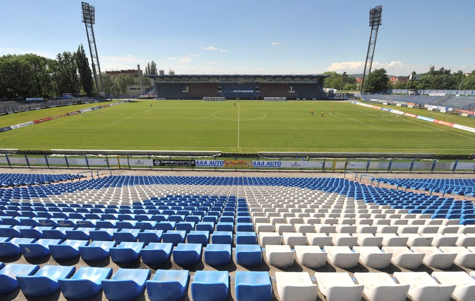 Fotbalový stadion na ostravských Bazalech, kde dříve hrál svá utkání Baník, se začíná přestavovat na moderní tréninkový areál pro mládež z celého Moravskoslezského kraje.