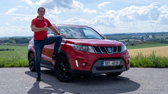 Video: Martin Vaculík a Suzuki Vitara. Auto, které najeté kilometry dokonale maskuje!