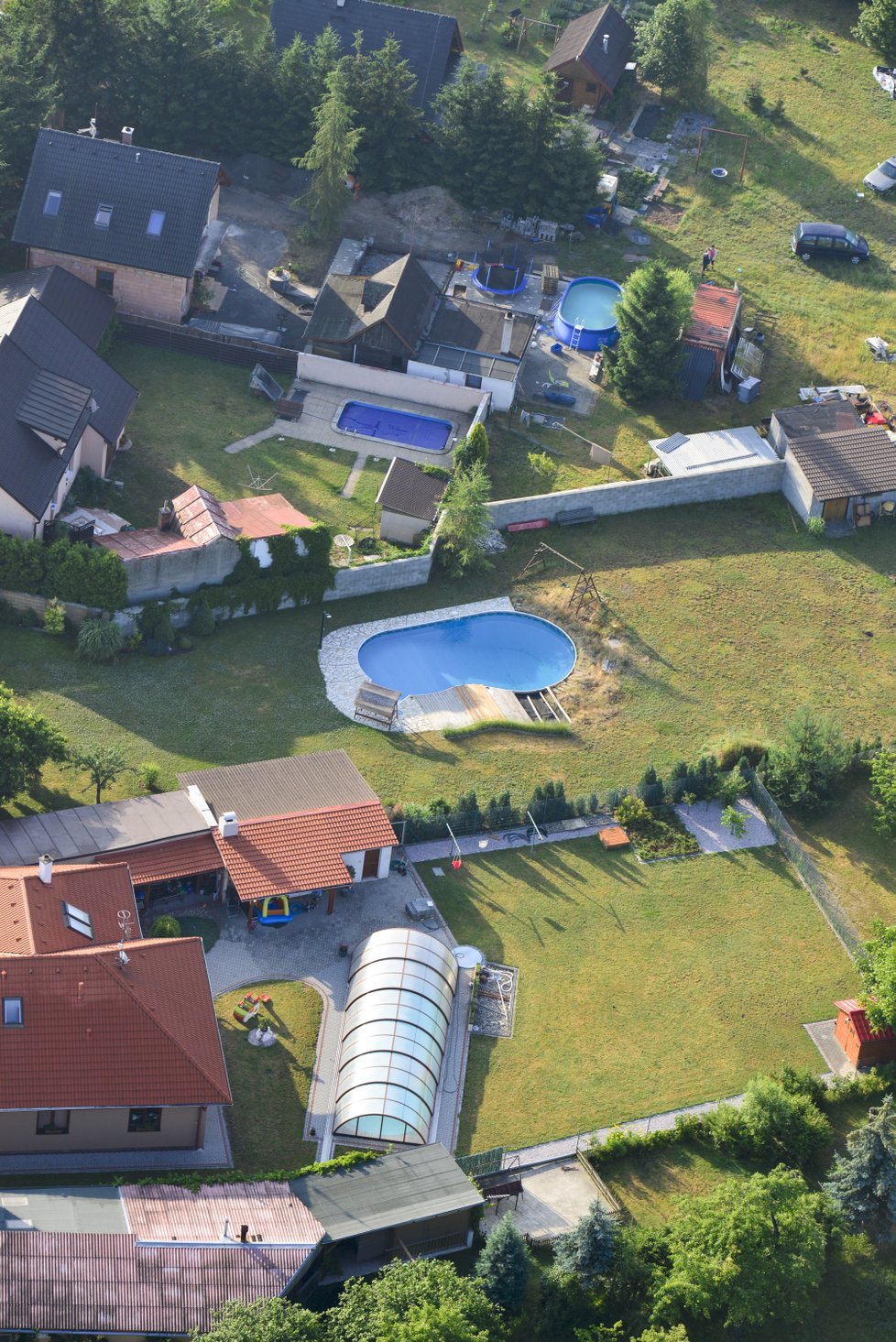 Téměř na každé zahradě v Česku nyní najdeme bazén