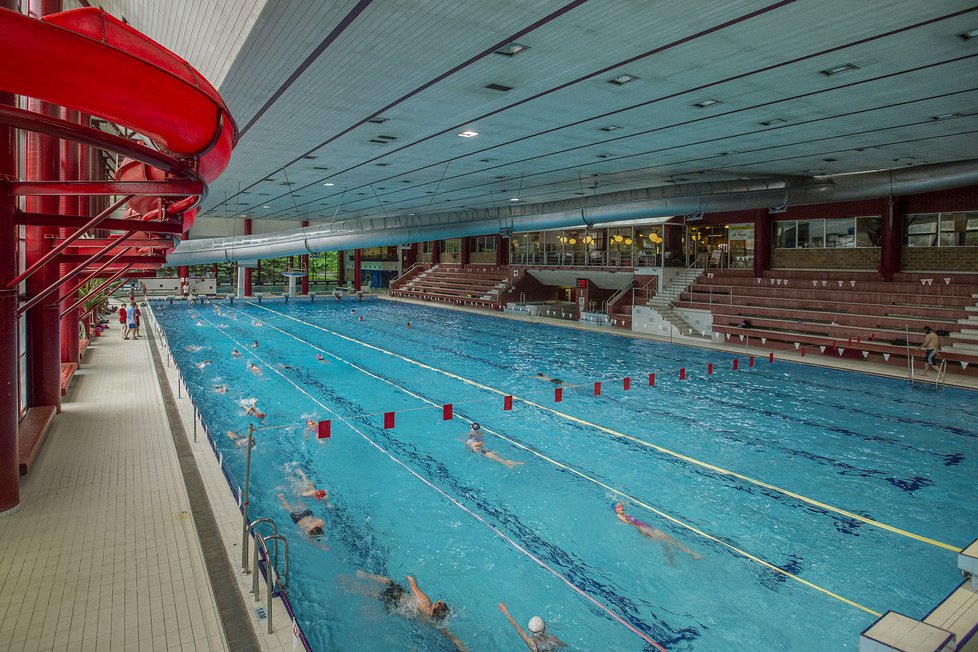 V Česku 25. 5. 2020 po dvou měsících otevřely bazény.