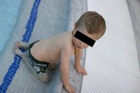 Chlapec (†6) spadl v Chorvatsku do bazénu a zemřel!