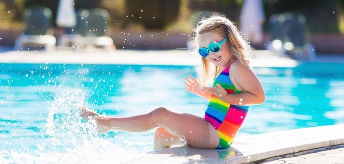 9 pravidiel, vďaka ktorým zabránite nebezpečným úrazom detí v bazéne