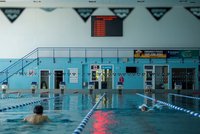 Bazény i sauny plné z půlky a jen se samotestem: Od rozvolnění si provozovatelé hodně slibují