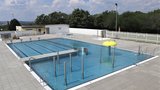 Nový bazén rozčilil obyvatele Žižkova: Už si nezaplaveme, je to plivátko! Areál nabízí i zónu pro děti 