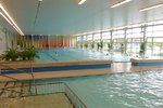 Berlínský bazén, ve kterém byly dívky napadeny.