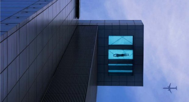 V šanghajském hotelu je bazén ve vzduchu