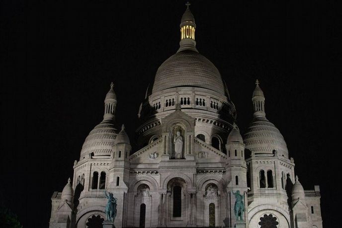 Baziliku Sacré Coeur ročně navštíví přes 10 milionů turistů. (Foto: Miloslav Hamřík)