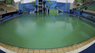 Kauza zelených bazénů v Riu má pokračování. Oba jsou nyní uzavřené, podle sportovců smrdí 