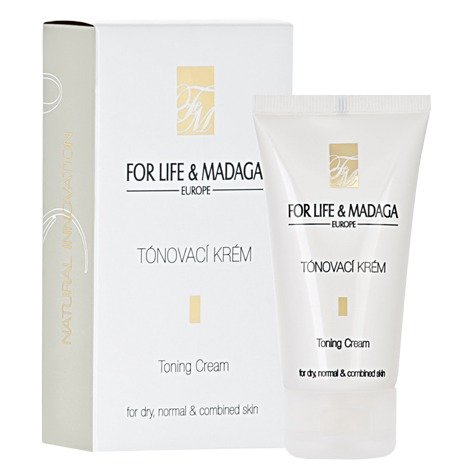 For Life a Madaga, tónovací krém, 328 Kč, koupíte na www.forlifemadaga.cz