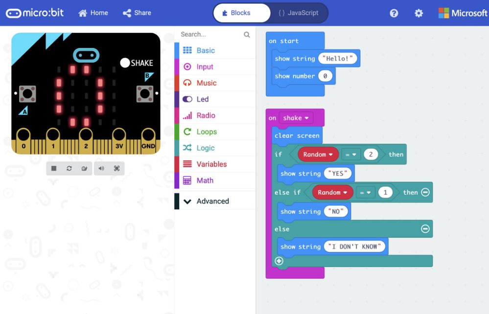 S micro:bit můžete programovat  ve čtyřech různých úrovních:  Od jednoduchého Javascript, přes microPython až po C++