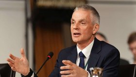 Šéf britské veřejnoprávní stanice BBC Tim Davie rezignoval.