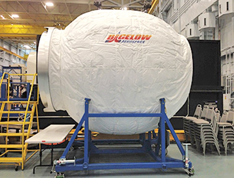Nafukovací modul s názvem BEAM je připojen k Mezinárodní kosmické stanici