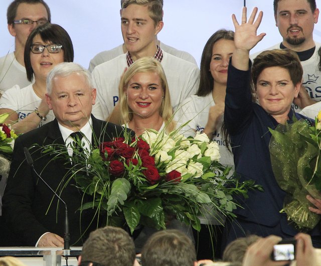 Beata Szydlová a konzervativci zvítězili ve volbách.