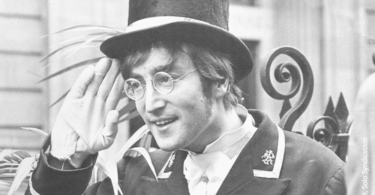 Milovník míru, který dostal jméno po válečném hrdinovi. Před 80 lety se narodil John Lennon
