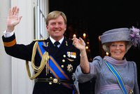 Královna abdikovala: Charlesi, smůla, ne tvoje, ale nizozemská