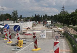 V Běchovicích se schyluje k další etapě rekonstrukce Českobrodské.
