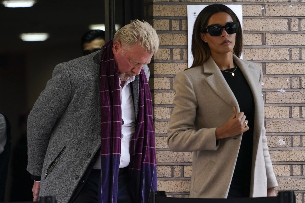 Boris Becker přišel k soudu s půvabnou partnerkou Lilian