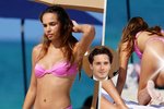 Sexy ex Brooklyna Beckhama Hana Cross na pláži v Miami