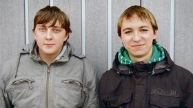 Martin Jančík (15) a Šimon Musil (18) zachránili před smrtí pod koly vlaku muže, kterého při přecházení kolejiště postihla mrtvice