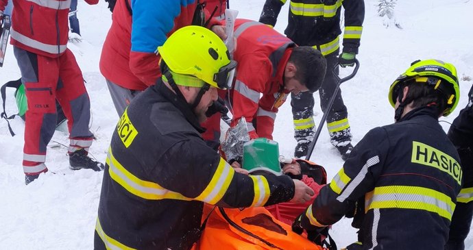 Na přehradě v Bedřichově se topila starší žena, je v kritickém stavu.