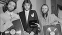 Bee Gees se proslavili v 70. letech (zleva – Robin, Barry, Maurice)