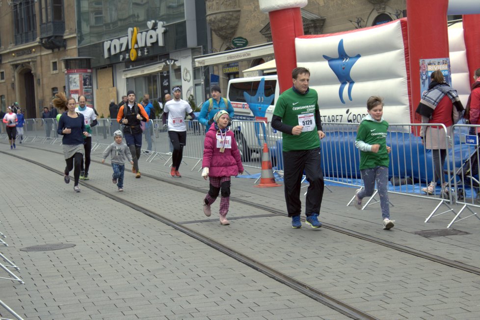 Pomoci dětem s nemocným zrakem chtěli organizátoři sedmého ročníku Brněnského půlmaratonu, který se konal v neděli 14. dubna.